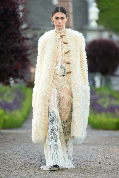 Look 50